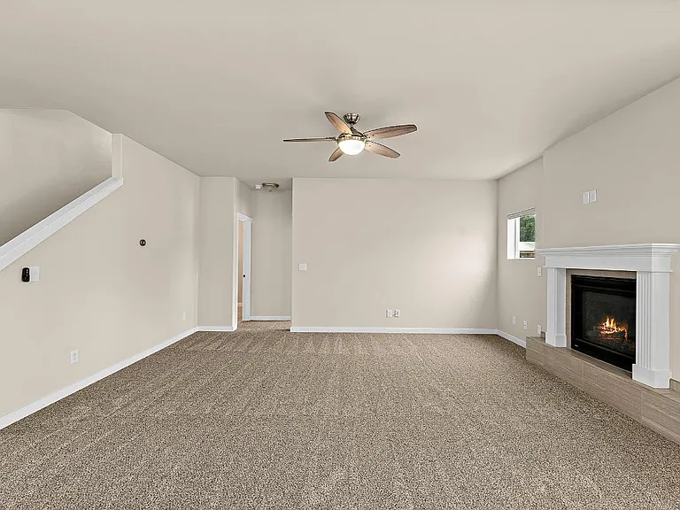 702 Hubbard Rd SE — Photo 12