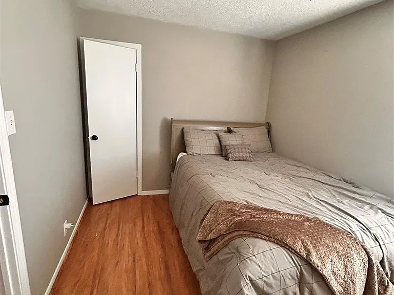8118 S Hamilton Rd — Photo 12
