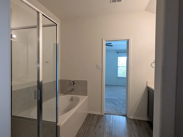 1740 Alamandine Ave — Photo 14