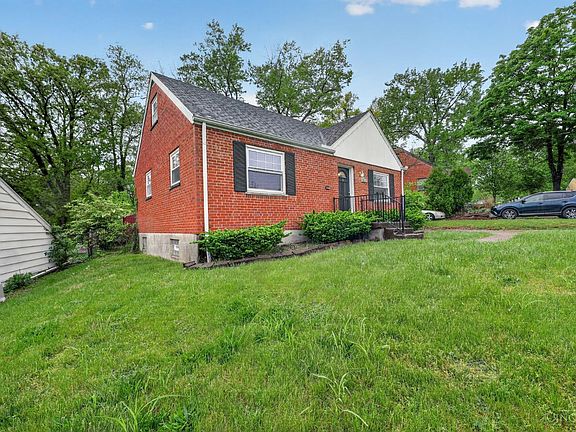3rd image of 1149 Madeleine Cir