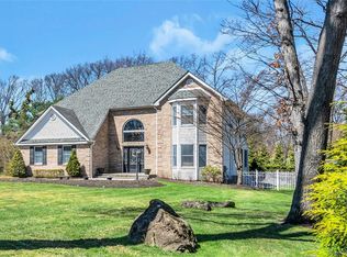 1 Kings Court, Hauppauge, NY