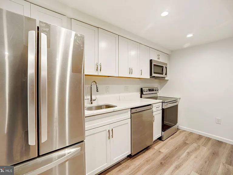 1215 S St NW #B — Photo 12