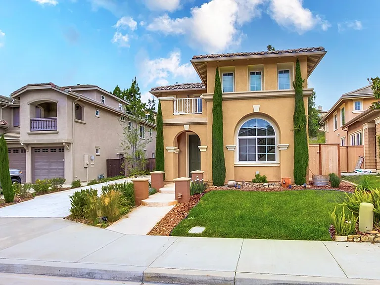 936 Citrine Way — Photo 2