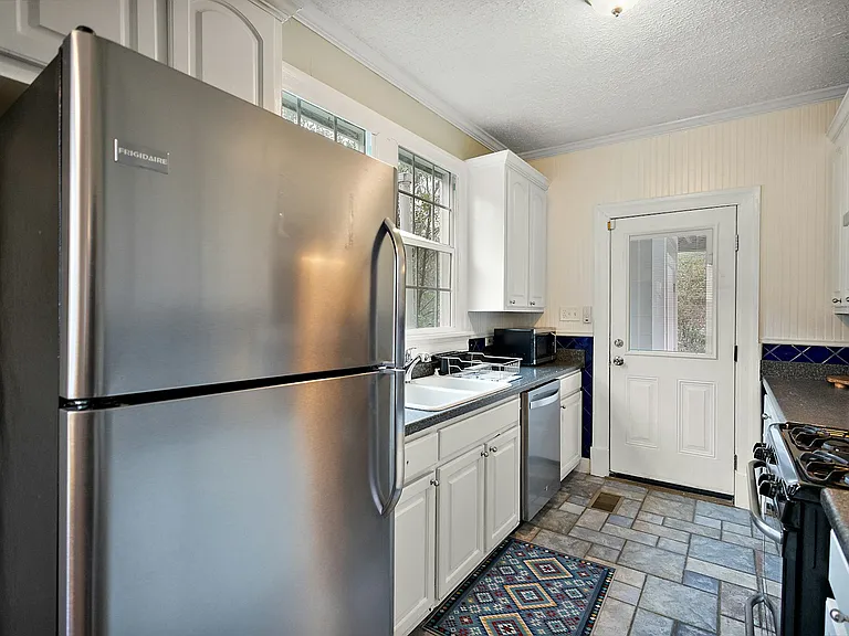 1733 Myrtle St #HOUSE — Photo 7