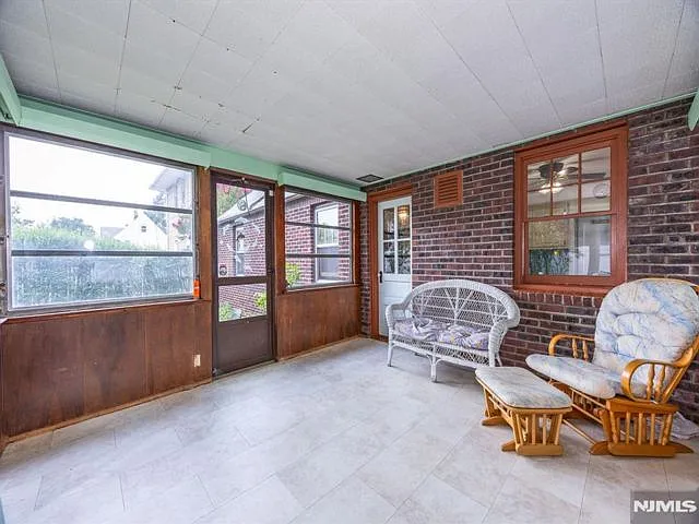 249 Carmita Ave — Photo 17