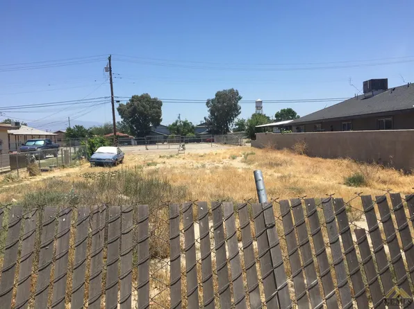 215 Clifton St, Bakersfield, CA 93307