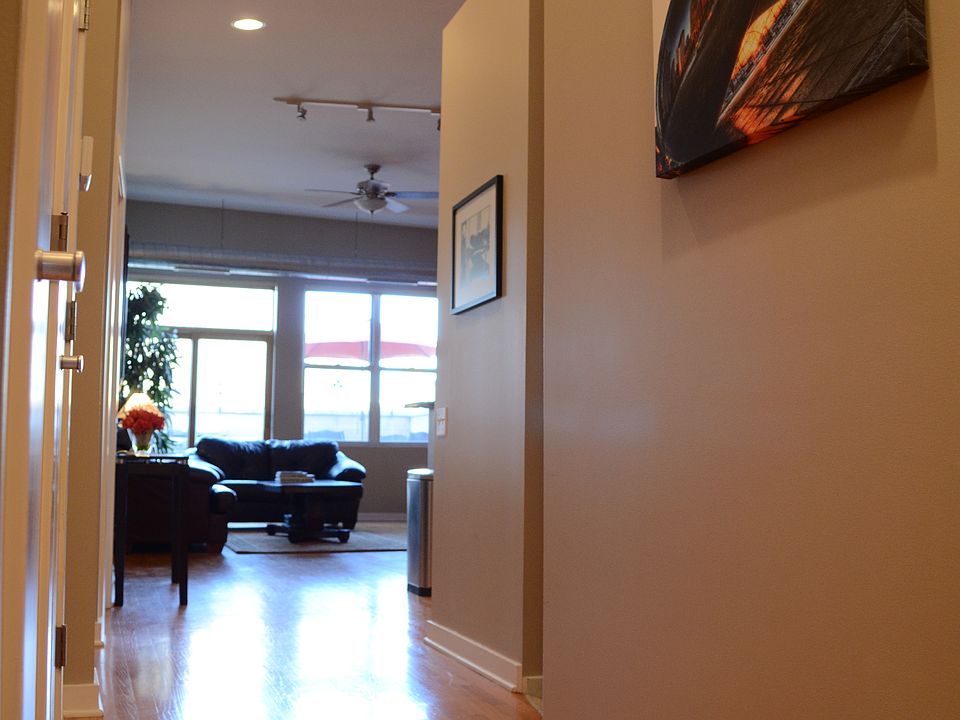 1st image of 1616 W Montrose Ave APT 3J