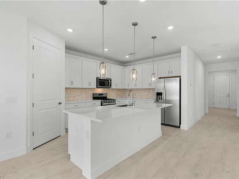 2104 Freemont Way NE — Photo 3