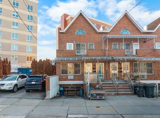 18326 Booth Memorial Ave, Flushing, NY 11365