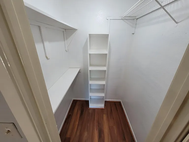 2814 S Bartell Dr #10 — Photo 8