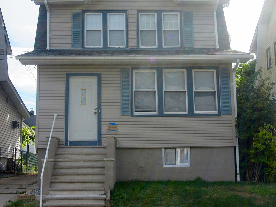 1st image of 370 Lincoln Ave
