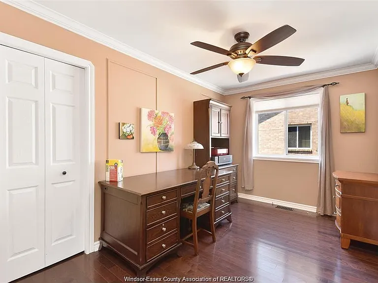 2327 Norcrest Ave — Photo 6
