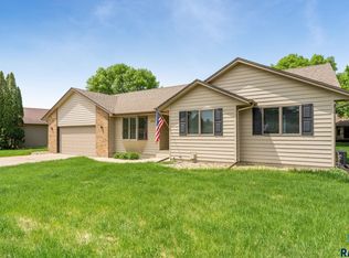 804 E Jane Ln, Sioux Falls, SD 57108
