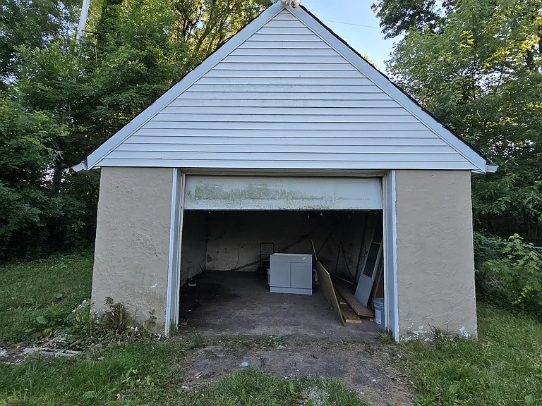 2515 Creighton Ave — Photo 19