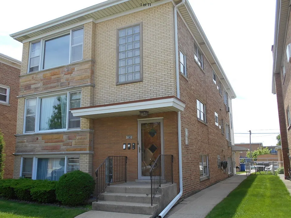 6825 W Leland Ave #3