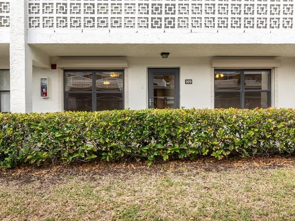 4910 Bay St NE APT 109, Saint Petersburg, FL 33703