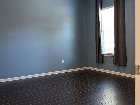 5th image of 546 HOPEWELL Drive