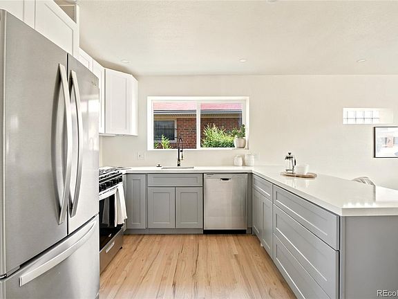 4th image of 3280 Leyden Street