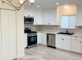 1142 E 1st St, Tustin, CA 92780