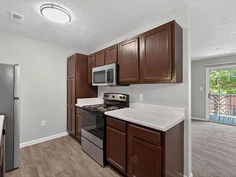 Sharon Oaks Apartments — Photo 27