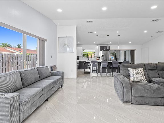 3rd image of 17150 SW 145th Ct