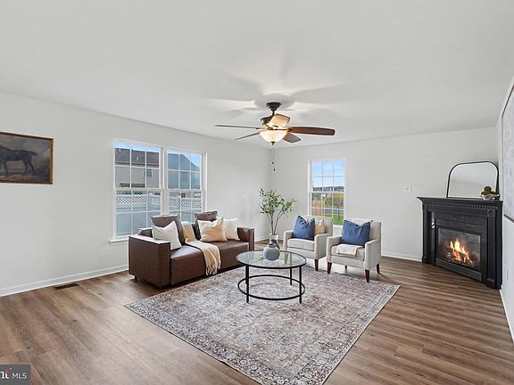 4th image of 4983 Thornbury Cir