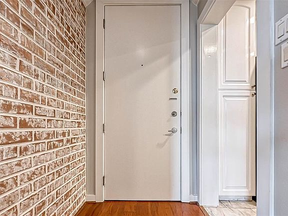 5th image of 3600 Montrose Blvd Unit 304
