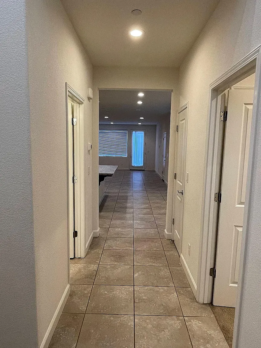 5 bed, 2217 sqft, $3,250 — Photo 4