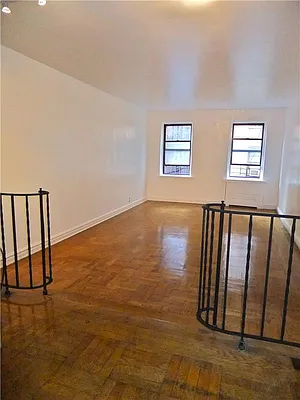 Rented by R New York | media 2