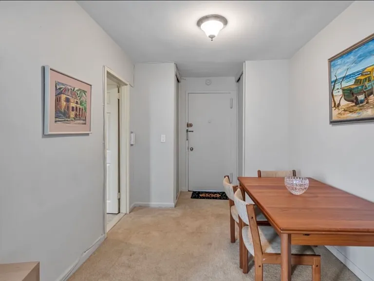 420 Park Pl #5C — Photo 11