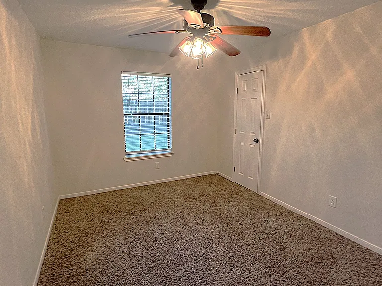 3307 Golden Willow Dr — Photo 16
