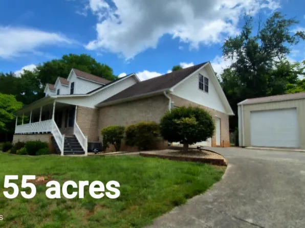 570 Oakwood Estates Dr, Lenoir City, TN 37772