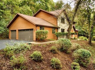 N1982 Hickory Ln, La Crosse, WI 54601