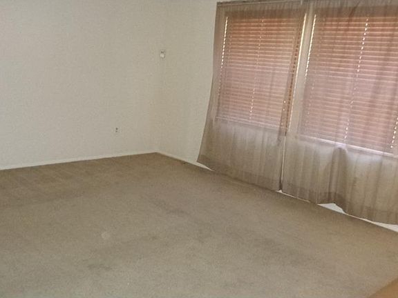 3rd image of 2851 Pawnee Dr