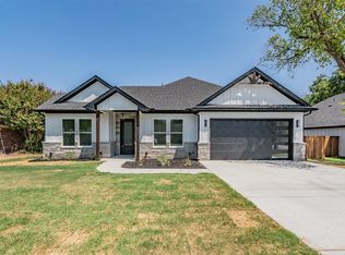 305 Hobbs Ave, Boyd, TX 76023