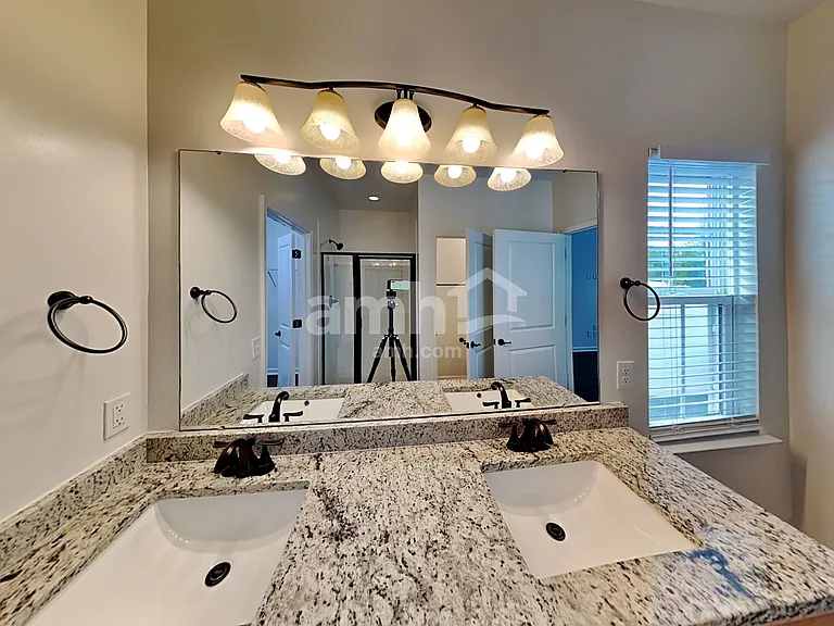2215 Ambergate Dr — Photo 11