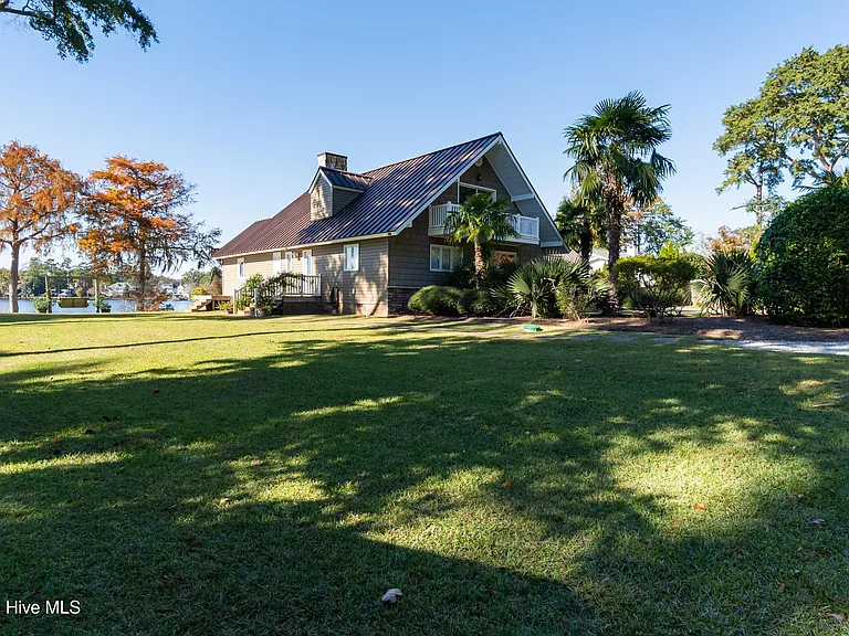 810 Madam Moores Ln #A — Photo 8