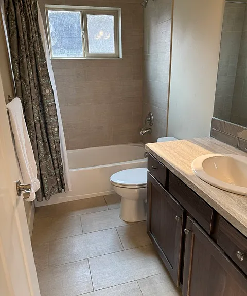 1023 E 30th Ave — Photo 19