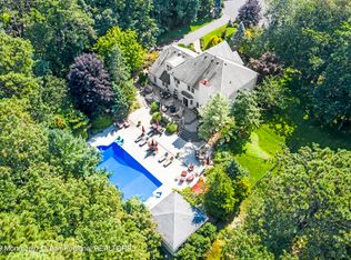 6 Woodlen Ct, Freehold, NJ 07728