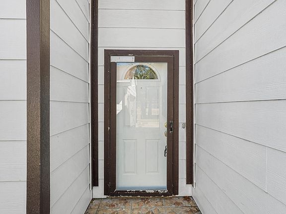 4th image of 3227 Boxelder Dr