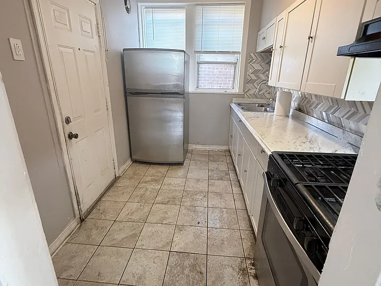 7801 S Phillips Ave #3 — Photo 2