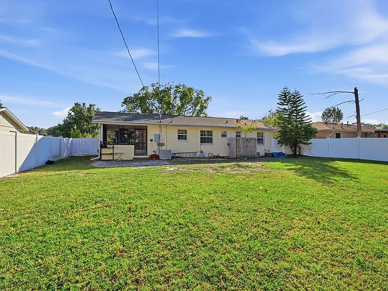 2901 Eastland Rd — Photo 20