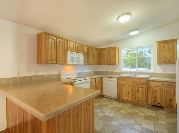 4th image of 131 E Hammersley Pl