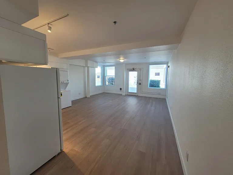 Town Square-399 H Street, Blaine — Photo 6