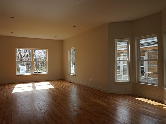 3rd image of 5 Stanley Ln