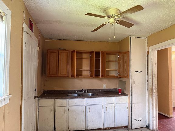 4th image of 4809 Wenda St