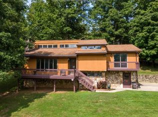 17 Gloucester Dr, Cross Lanes, WV 25313