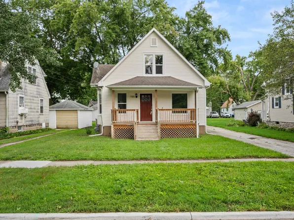 725 N 11th St, Dekalb, IL 60115
