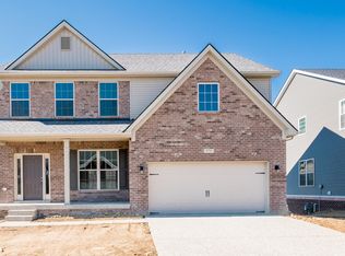 579 Wooded Falls Rd, Middletown, KY 40243