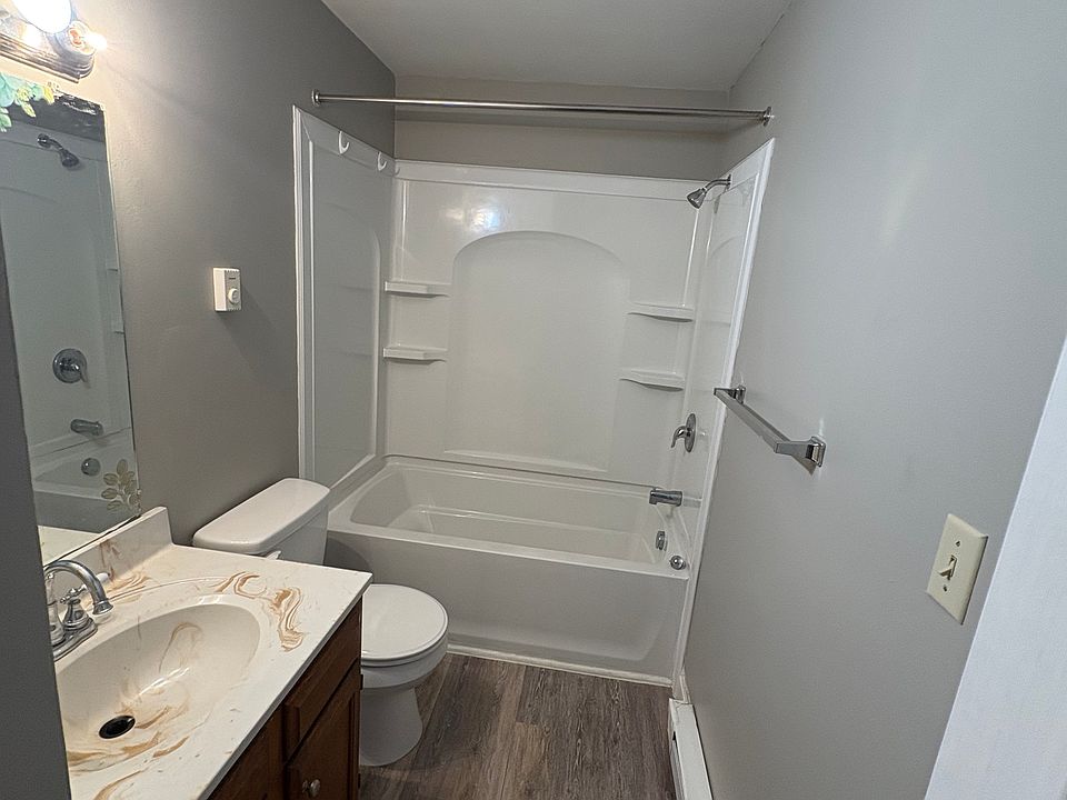 2nd image of 248 Franklin St Unit 2
